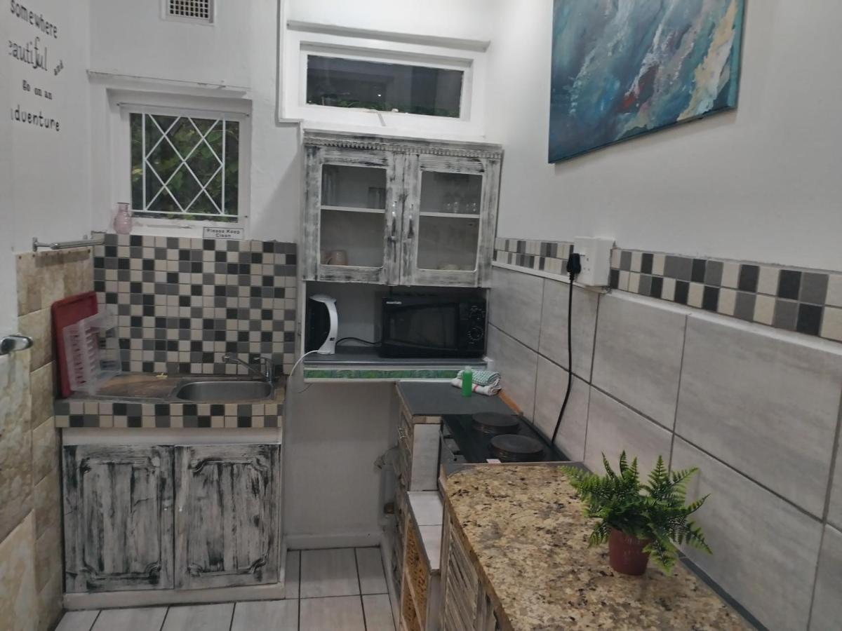 Beach Wood Cottages Шели Бийч Екстериор снимка
